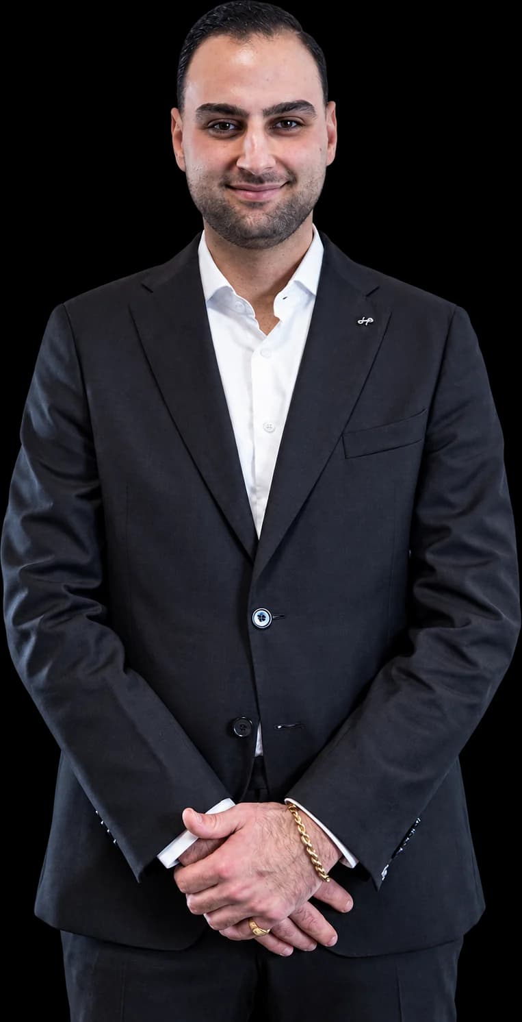 Michael begrüßt Besucher im Geschäft in Nordhorn